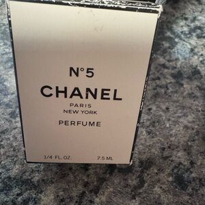 CHANEL No.5 Mini Box